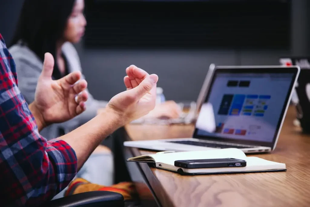 Enjeux relation client : Les 6 challenges capitaux en 2025