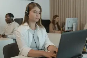 Intelligence artificielle et relation client : Les raisons d’un succès. 4 Qu’est-ce qu’une stratégie omnicanale ? Définition claire et usages