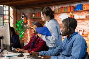 Comment former les téléconseillers à l’IA et aux nouveaux canaux en 2026 ?